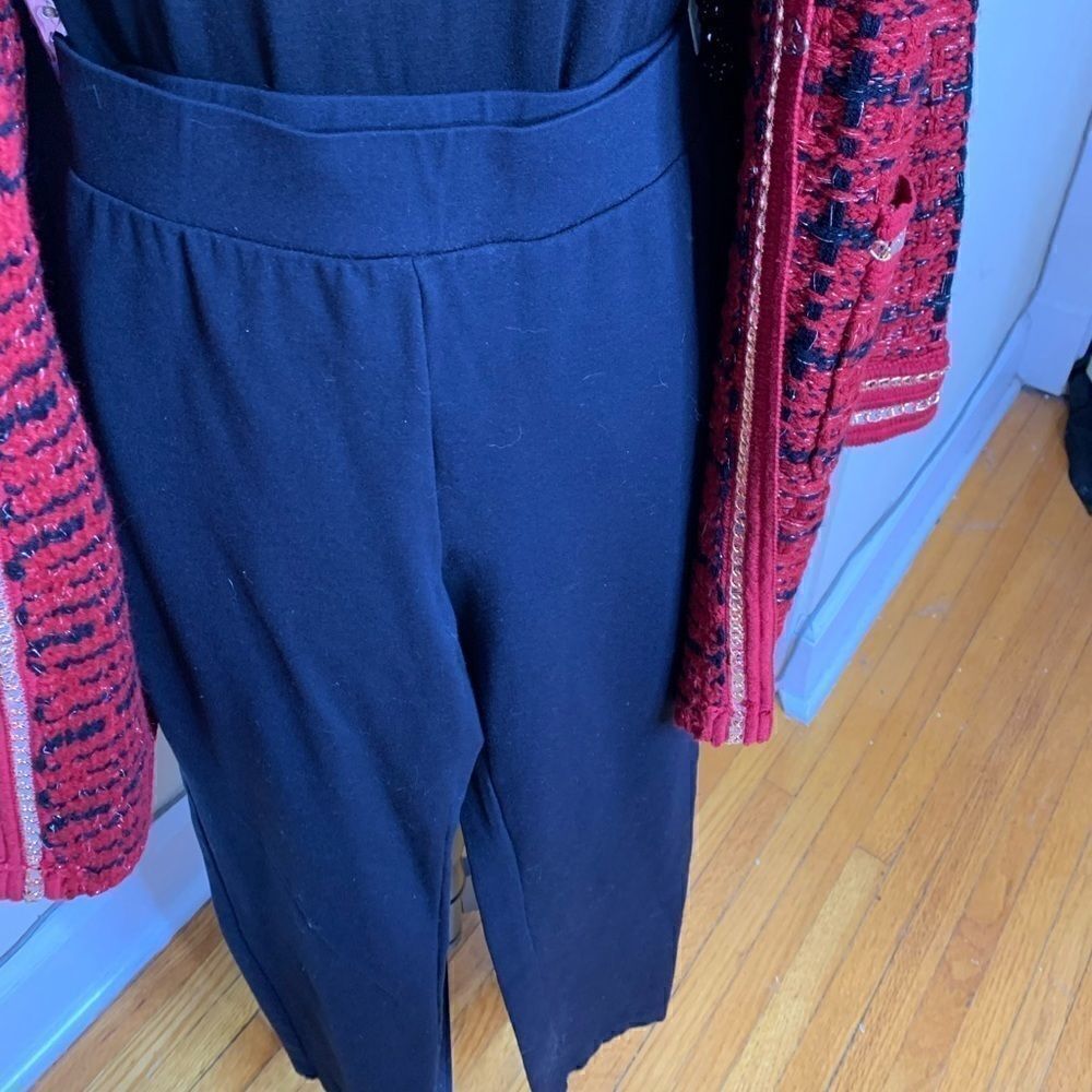 Roz & Ali plain black crop stretch pants size medium. Nice, thick fabric - Picture 4 of 4
